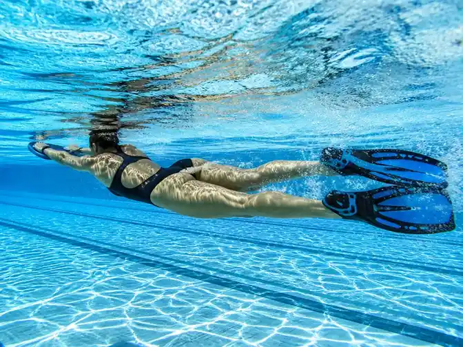 Come tonificare il corpo grazie al consumo energetico in acqua