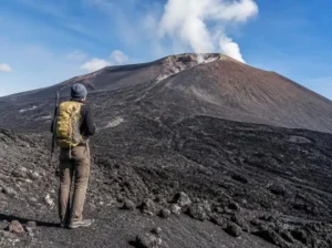 Pianificare un trekking siciliano in totale autonomia sul vulcano